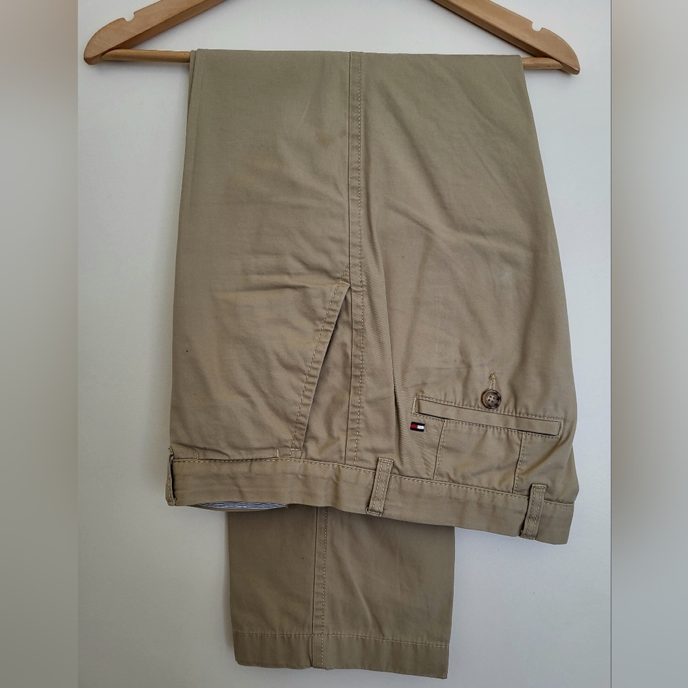 Tommy Hilfiger Men’s Khaki Tan Chino Pants
